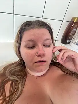 LucieLouBabe online show from June 5, 10:43 am