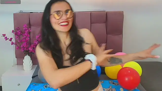 Afroditta Rosse online show from May 29, 8:51 pm