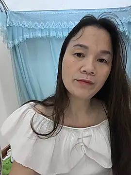 Lye lovely online show from July 28, 1:21 pm
