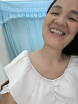 Lye lovely online show from July 28, 3:21 pm