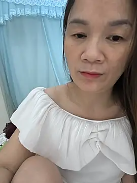 Lye lovely online show from July 28, 4:39 pm