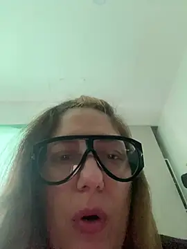 lulupiecitosamor online show from July 22, 1:34 pm