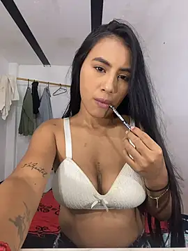 Nana-Benavides online show from July 31, 7:53 am