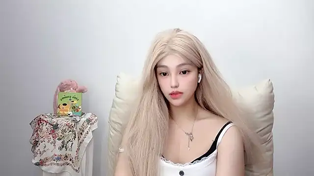 jiangjiang2005 online show from July 27, 9:56 pm