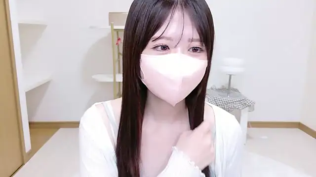 Yuinyaaa online show from July 25, 7:04 am