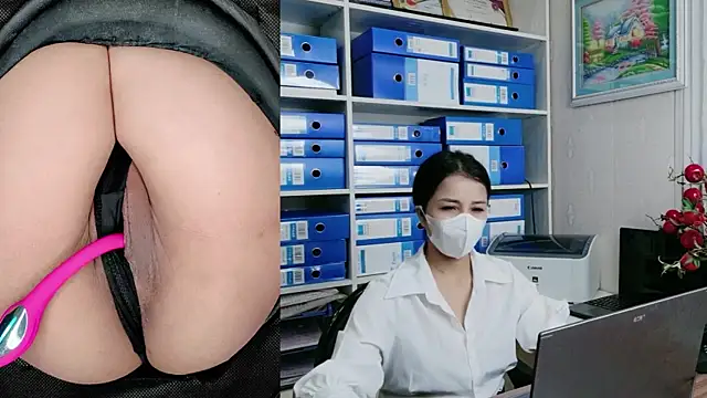Julie-Rosee online show from July 28, 2:57 pm