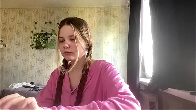 SusanaLeichty online show from July 20, 2:52 pm