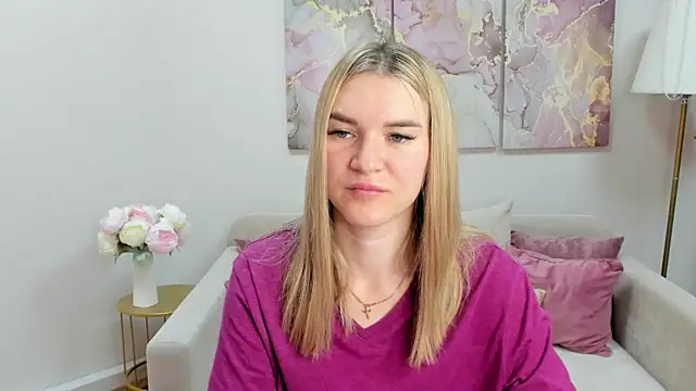 RoxyReignn online show from July 24, 9:22 pm