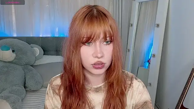 Fleur Fox online show from May 29, 9:51 am