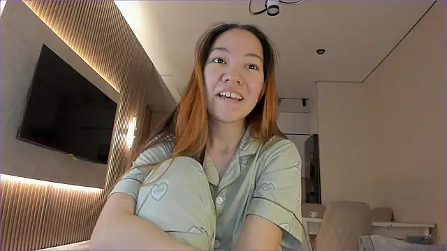 angel cakee online show from July 28, 3:21 pm