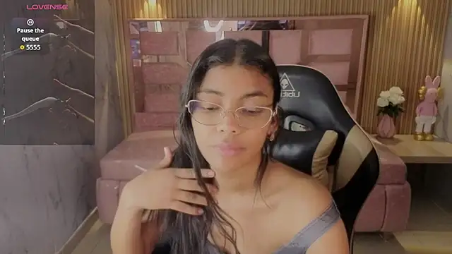 valentina gomez s online show from July 28, 3:21 pm