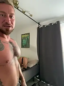 HotHotPursuit1 online show from July 3, 6:58 pm