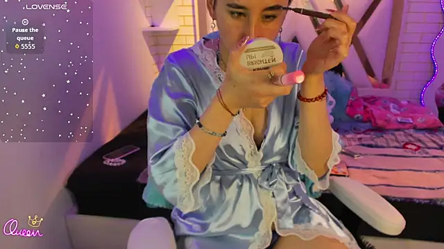 Lua bloom  online show from July 29, 2:55 am