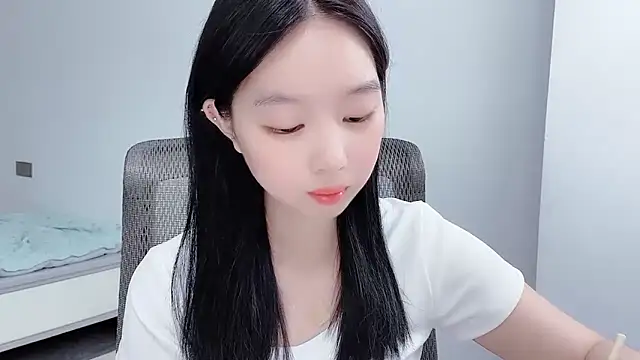 Yoyo33355 online show from July 25, 3:57 am