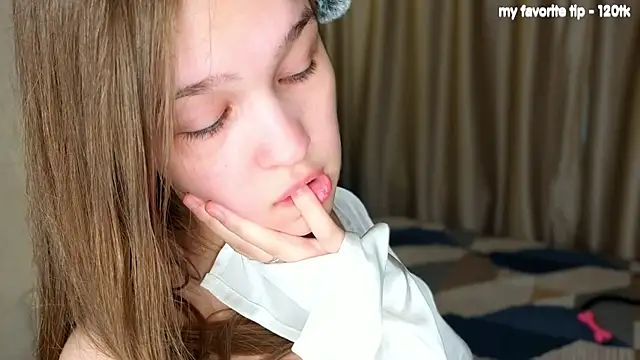 PlayfulMelly online show from June 25, 5:12 am