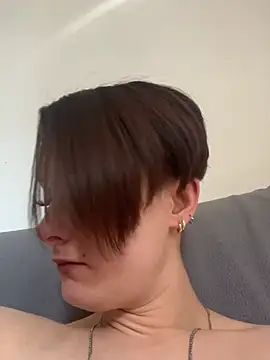 Quenn667 online show from May 27, 3:20 pm