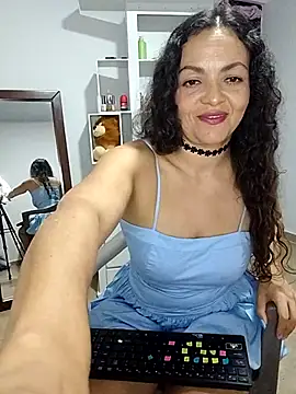 bella-diaz online show from July 25, 5:36 am