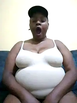 tinnahbby online show from July 31, 9:49 pm