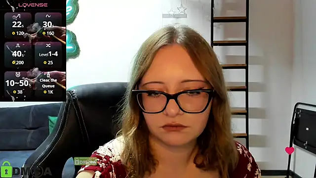 JuliNy x online show from May 31, 2:45 pm