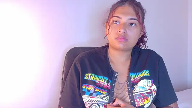 AmeliaLaurent  online show from July 27, 5:10 pm