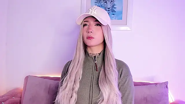 SophieMoneet online show from May 26, 12:37 pm