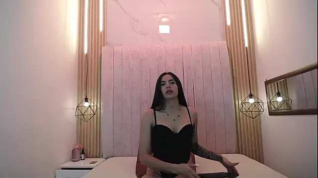 CarolinaySebas online show from June 9, 1:43 pm