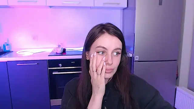 MuseMia online show from May 27, 9:45 pm