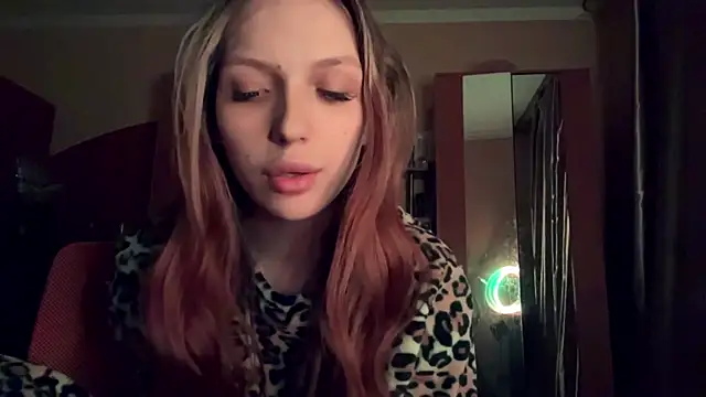 xXMelanieseXx online show from June 5, 4:46 pm