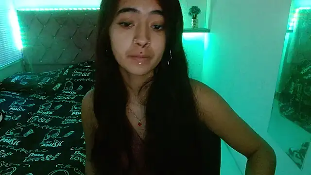 sofiacumgil online show from July 20, 2:08 pm