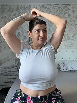 evaxxxcurvyxxx online show from July 26, 7:05 am