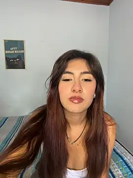 velariasoft  online show from July 24, 6:28 pm