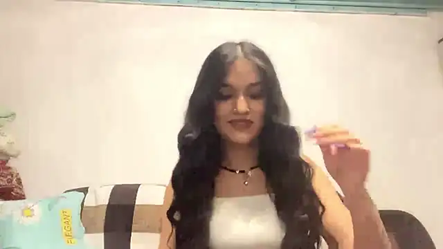 LisetteParajon online show from May 29, 6:06 pm