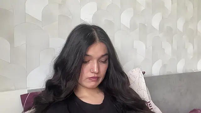 LisetteParajon online show from July 22, 11:00 am