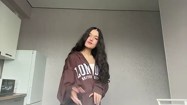 LisetteParajon online show from July 3, 5:13 am