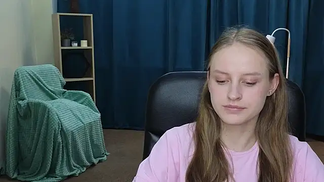 VinaNeslusan online show from May 30, 3:48 am