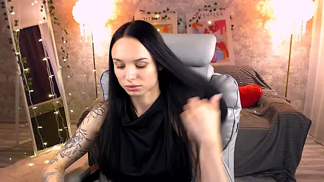 NicoleMerz online show from June 19, 3:59 pm