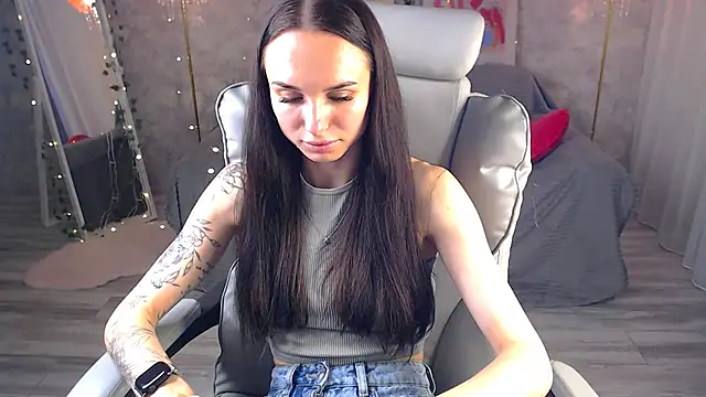 NicoleMerz online show from June 3, 2:33 pm