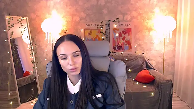 NicoleMerz online show from June 5, 4:02 pm