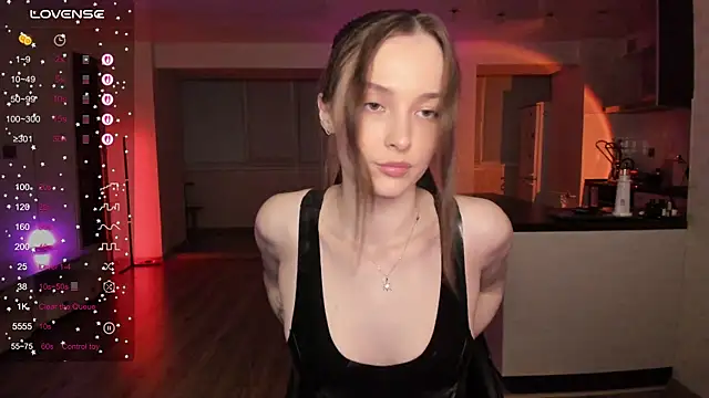 irisskiss online show from June 15, 7:47 pm