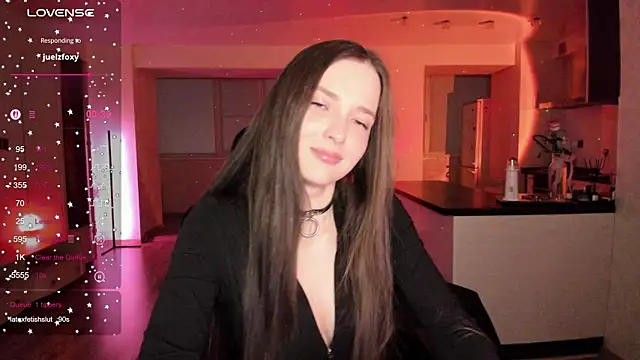 irisskiss online show from June 1, 7:59 pm