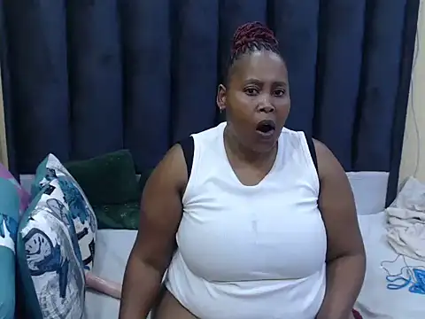 sexychubbypussyx online show from May 29, 7:34 pm