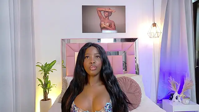 Nia Williams online show from July 22, 2:40 pm
