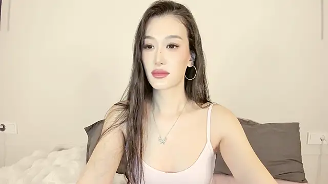 lilly mighty online show from July 25, 6:59 pm