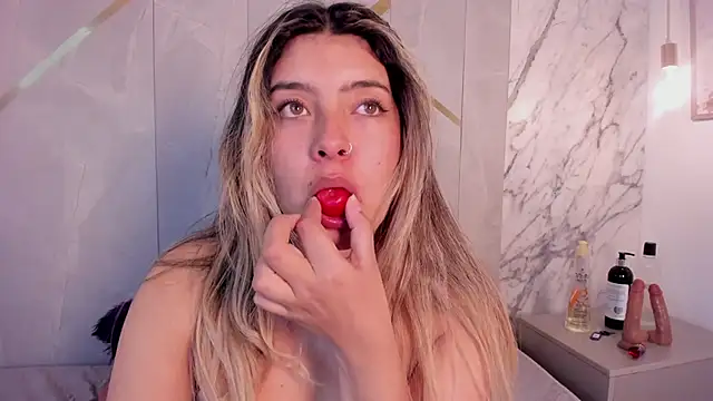 ChloeBelle  online show from June 17, 12:50 pm