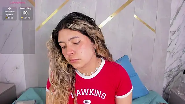 ChloeBelle  online show from June 27, 12:33 pm