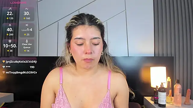 ChloeBelle  online show from July 27, 2:47 pm