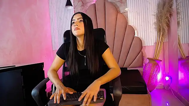 Holly Watson  online show from June 2, 3:40 am