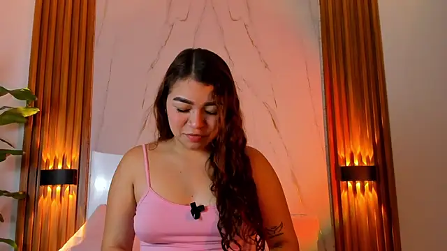 MiaWalker1 online show from May 30, 11:41 am