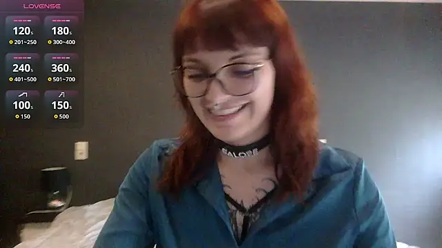 Roxane Bloodycherry online show from June 18, 4:23 pm