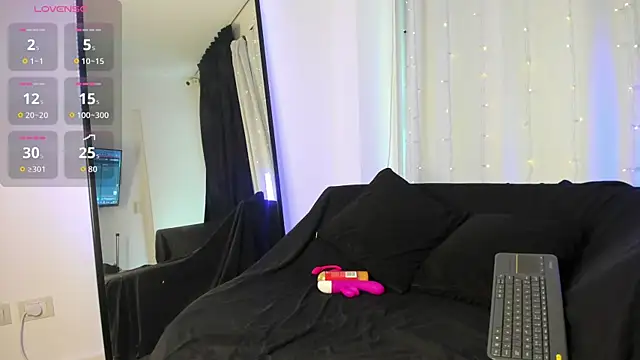 ScarlettJhonsonn online show from July 28, 12:23 pm